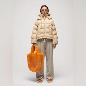 The Arrivals TURBO Puffer XS in Sand